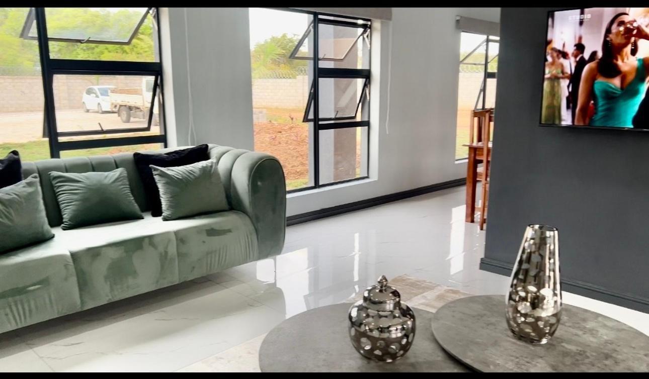 De Lux Villa Bulawayo Esterno foto